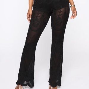Fashion Nova Vacation Flare pants
